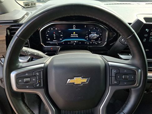 Used 2023 Chevrolet Silverado 1500 LT AWD/4WD image 18