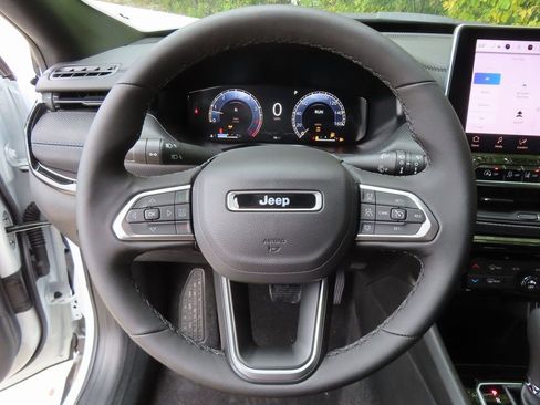 New 2026 Jeep Compass Limited w/ Sun, Sound & Navigation Group image 4