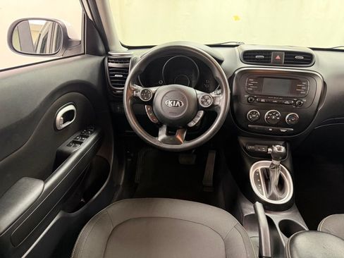 Used 2016 Kia Soul + FWD image 27
