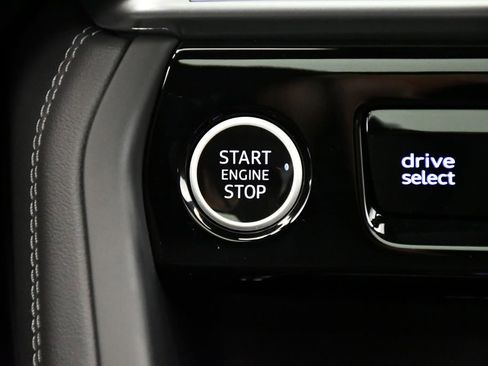 Used 2025 Audi Q5 Premium w/ Convenience Package image 28