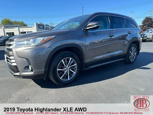 Used 2019 Toyota Highlander XLE AWD/4WD image 4