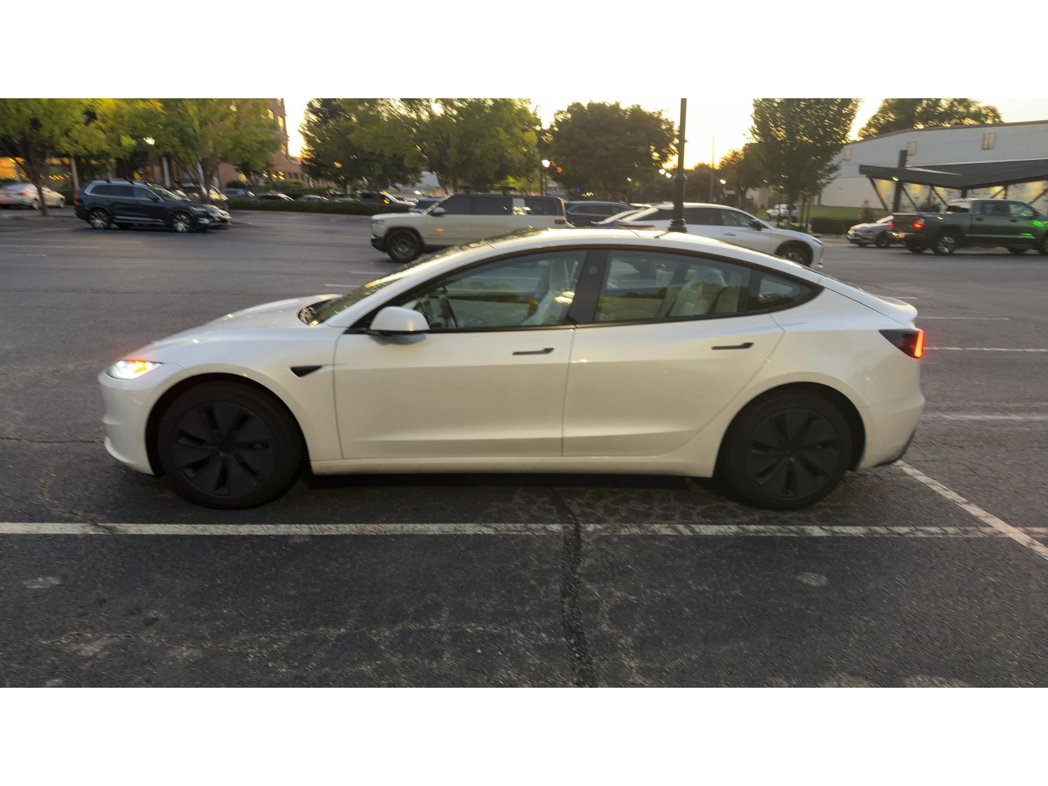 Used 2025 Tesla Model 3 Long Range RWD image 2