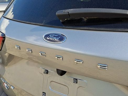 Used 2023 Ford Escape Active w/ Tech Pack #1 AWD/4WD image 10