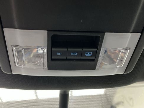 Used 2019 Ford Explorer XLT w/ Equipment Group 202A AWD/4WD image 30