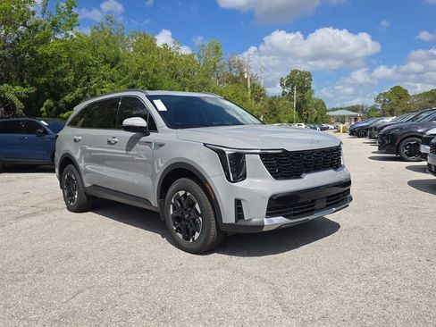New 2026 Kia Sorento S image 2