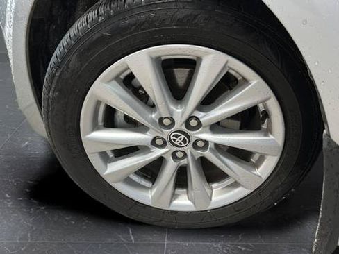 Used 2025 Toyota Corolla LE w/ LE Premium Package FWD image 31