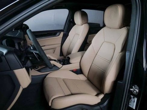 New 2026 Porsche Cayenne GTS AWD/4WD image 5