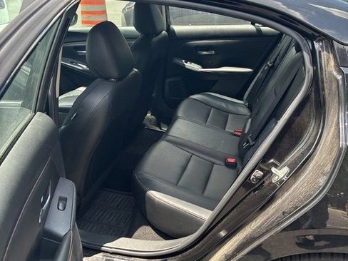 Used 2023 Nissan Sentra SR w/ SR Premium Package FWD image 6