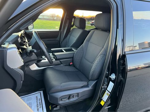 Used 2025 Toyota Tundra SR5 w/ SR5 Convenience Package image 18