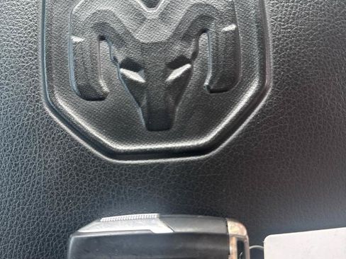 Used 2019 RAM 1500 Laramie AWD/4WD image 33