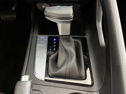 Certified 2024 Hyundai Elantra SE FWD image 20