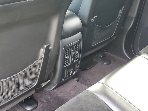 Used 2017 Jeep Grand Cherokee Altitude image 17