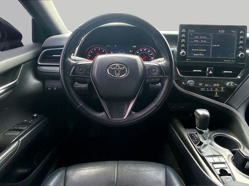 Used 2022 Toyota Camry XSE FWD image 5