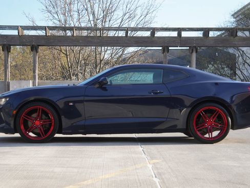 Used 2016 Chevrolet Camaro LT w/ Technology Package RWD image 7