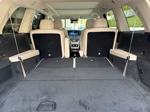 New 2026 Mercedes-Benz GLS 450 4MATIC image 36