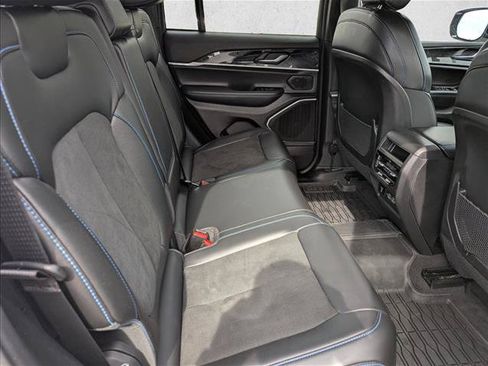 Used 2022 Jeep Grand Cherokee Trailhawk AWD/4WD image 29