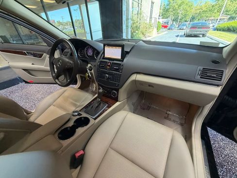 Used 2009 Mercedes-Benz C 300 4MATIC Sedan image 38