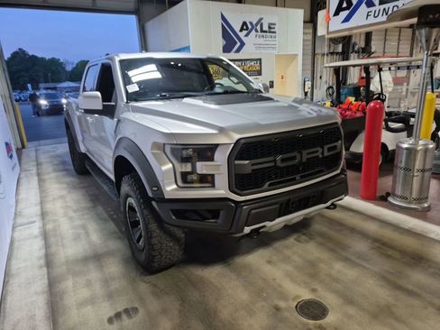 Used 2017 Ford F150 Raptor w/ Equipment Group 802A Luxury image 5