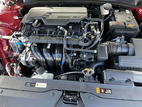 New 2025 Hyundai Elantra Limited image 35