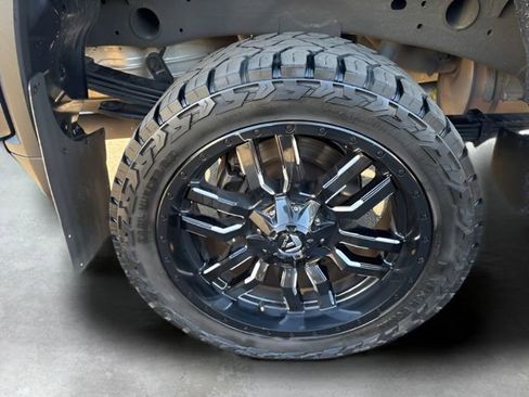 Used 2024 Chevrolet Silverado 2500 LT w/ Snow Plow Prep/Camper Package image 11