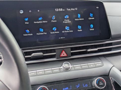 Used 2025 Hyundai Elantra SEL FWD image 21