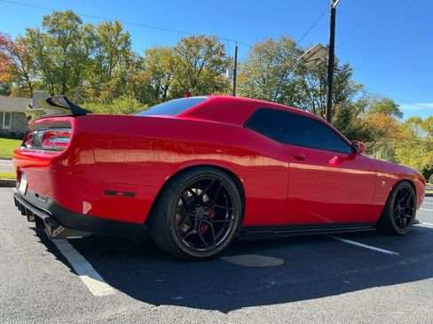 Used 2019 Dodge Challenger R/T Scat Pack w/ Shaker Package image 9