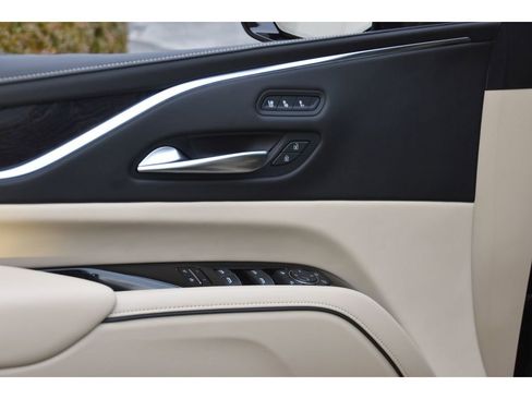 Used 2023 Cadillac Escalade ESV Premium Luxury image 25