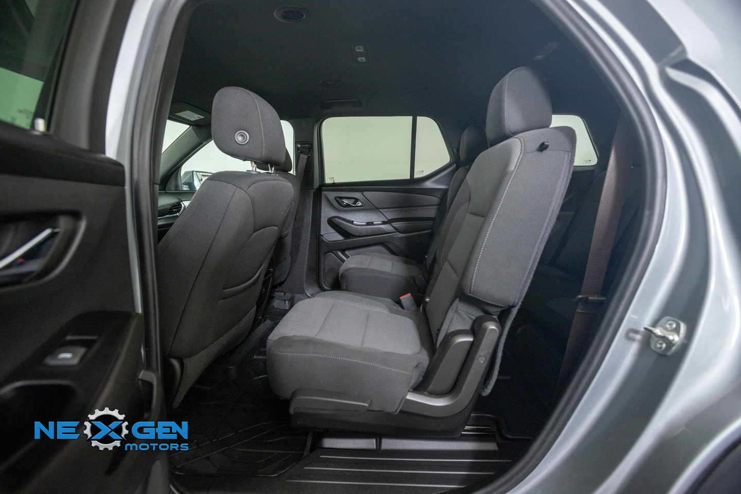 Used 2023 Chevrolet Traverse LT w/ LPO, Floor Liner Package AWD/4WD image 29