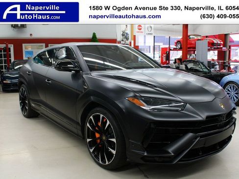 Used 2023 Lamborghini Urus S image 1