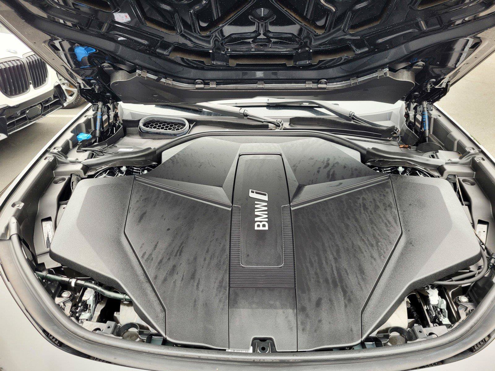 Used 2024 BMW i7 eDrive50 w/ Executive Package RWD image 36
