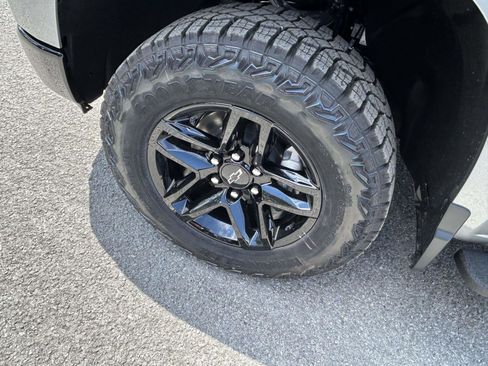 New 2026 Chevrolet Silverado 1500 Custom Trail Boss w/ Dark Appearance Package AWD/4WD image 9