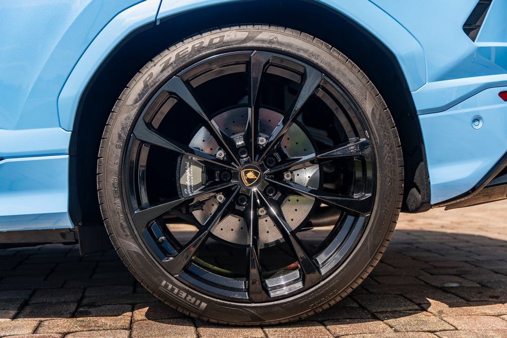 Used 2022 Lamborghini Urus AWD/4WD image 16