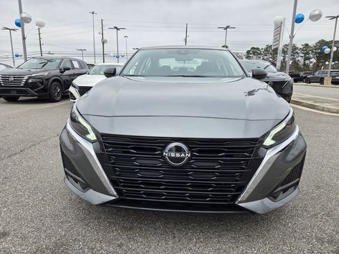 Used 2025 Nissan Altima 2.5 SV image 15