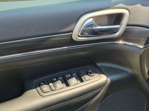Used 2021 Jeep Grand Cherokee Limited w/ Premium Lighting Group AWD/4WD image 12