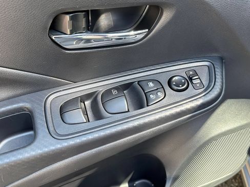 Used 2025 Nissan Versa SV w/ Trunk Package FWD image 18