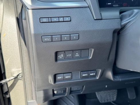 Used 2025 Lexus GX 550 AWD/4WD image 18