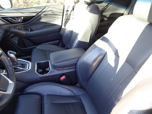 Used 2020 Subaru Outback Limited image 16