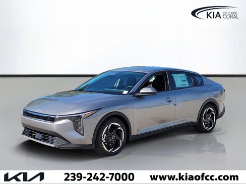 New 2026 Kia K4 EX FWD image 3