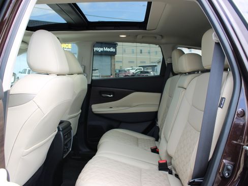 Used 2020 Nissan Murano Platinum image 11