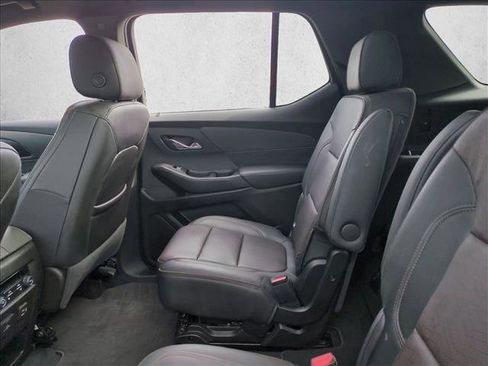 Used 2023 Chevrolet Traverse High Country w/ LPO, 'HIT The Road' Package FWD image 18