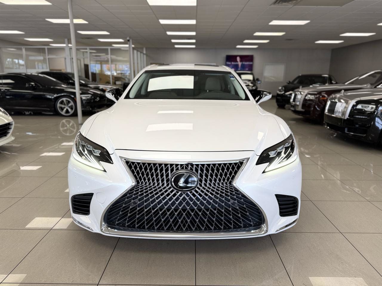 Used 2018 Lexus LS 500 w/ Accessory Package (Z2) RWD image 4