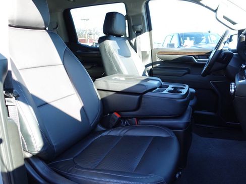 Used 2024 GMC Sierra 1500 Elevation image 30