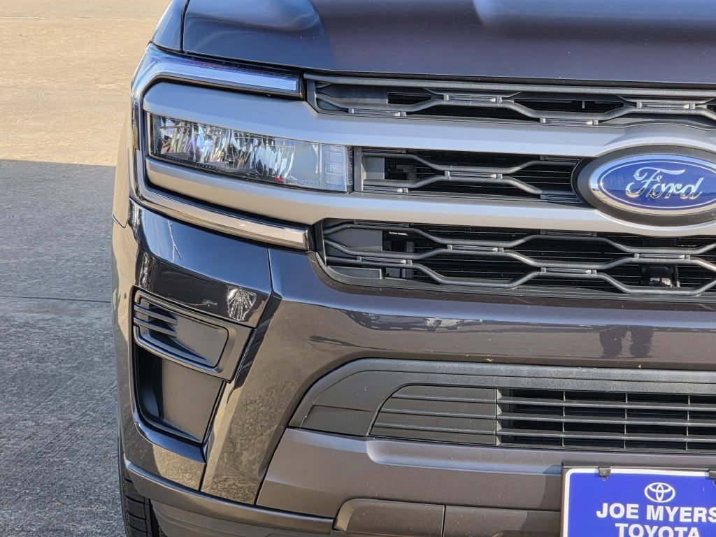 Used 2024 Ford Expedition XLT RWD image 5