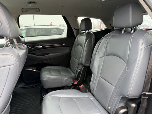 Used 2020 Buick Enclave Essence image 18