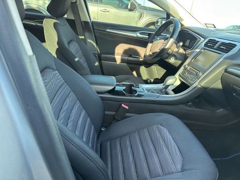 Used 2016 Ford Fusion SE FWD image 7