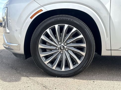 Used 2024 Hyundai Palisade Calligraphy image 11
