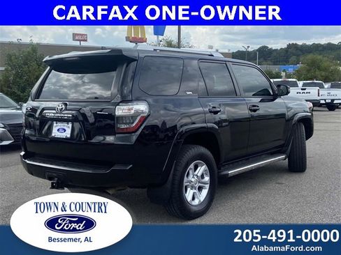 Used 2018 Toyota 4Runner SR5 image 3