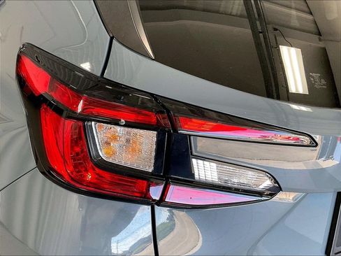 Used 2024 Subaru Crosstrek 2.0i Premium AWD/4WD image 34