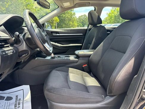 Used 2019 Nissan Altima 2.5 SV FWD image 13