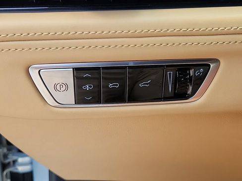 Certified 2025 Cadillac Escalade IQ Luxury 2 AWD/4WD image 25